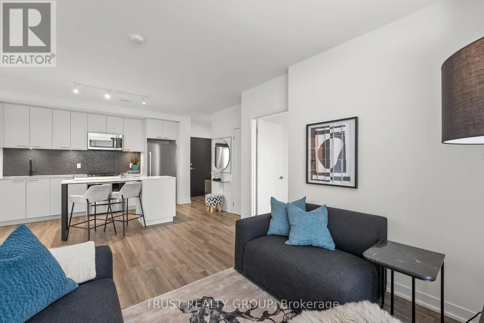 1102 - 1808 ST. CLAIR AVENUE W
