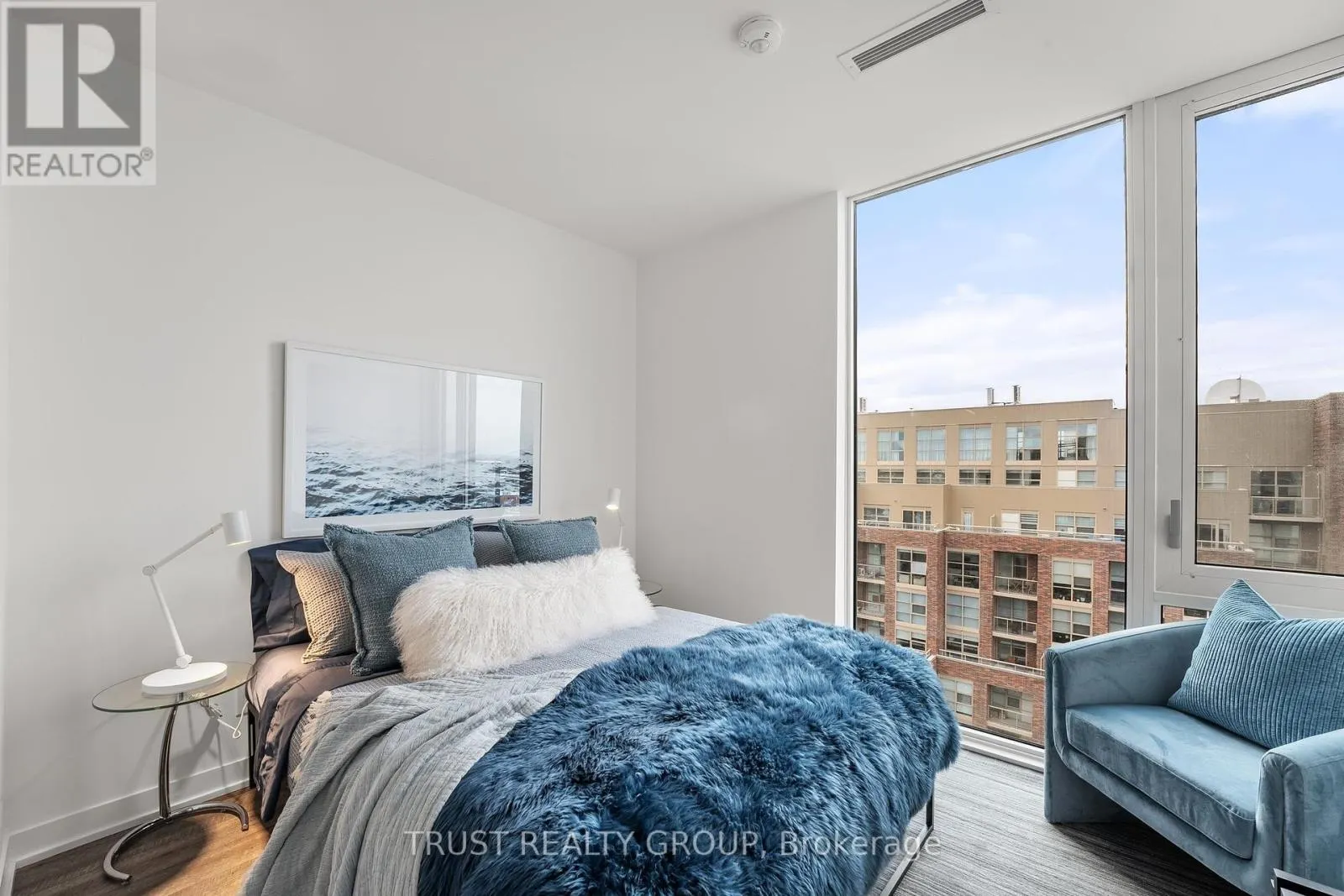 1102 - 1808 ST. CLAIR AVENUE W