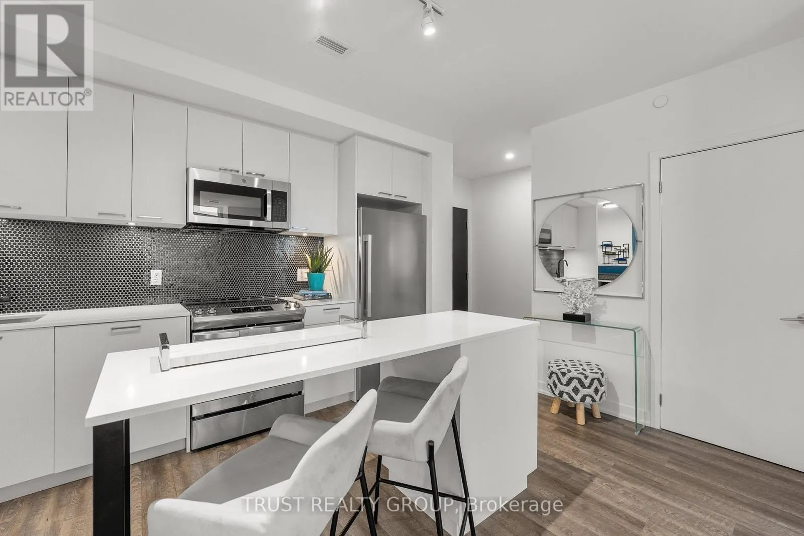 1102 - 1808 ST. CLAIR AVENUE W