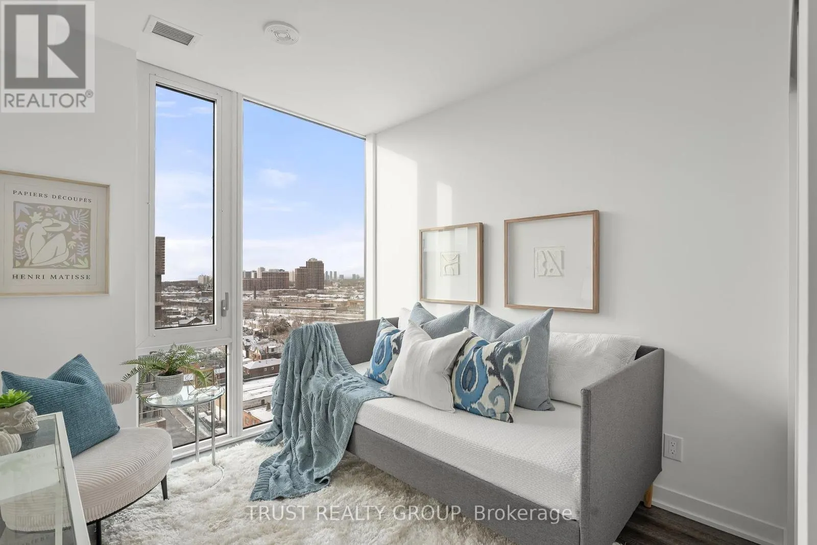 1102 - 1808 ST. CLAIR AVENUE W