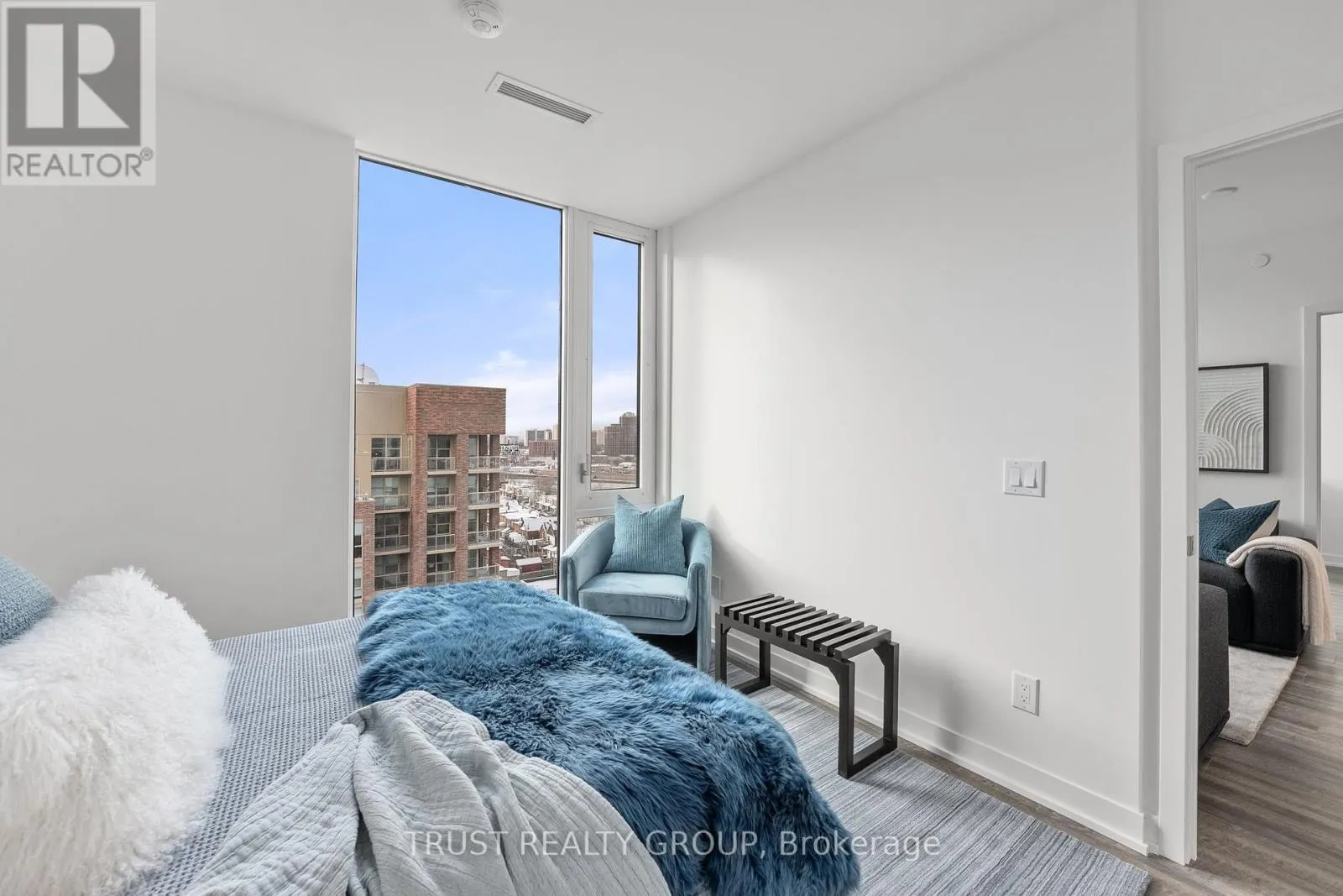 1102 - 1808 ST. CLAIR AVENUE W