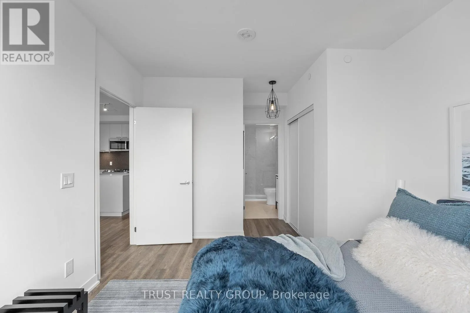 1102 - 1808 ST. CLAIR AVENUE W