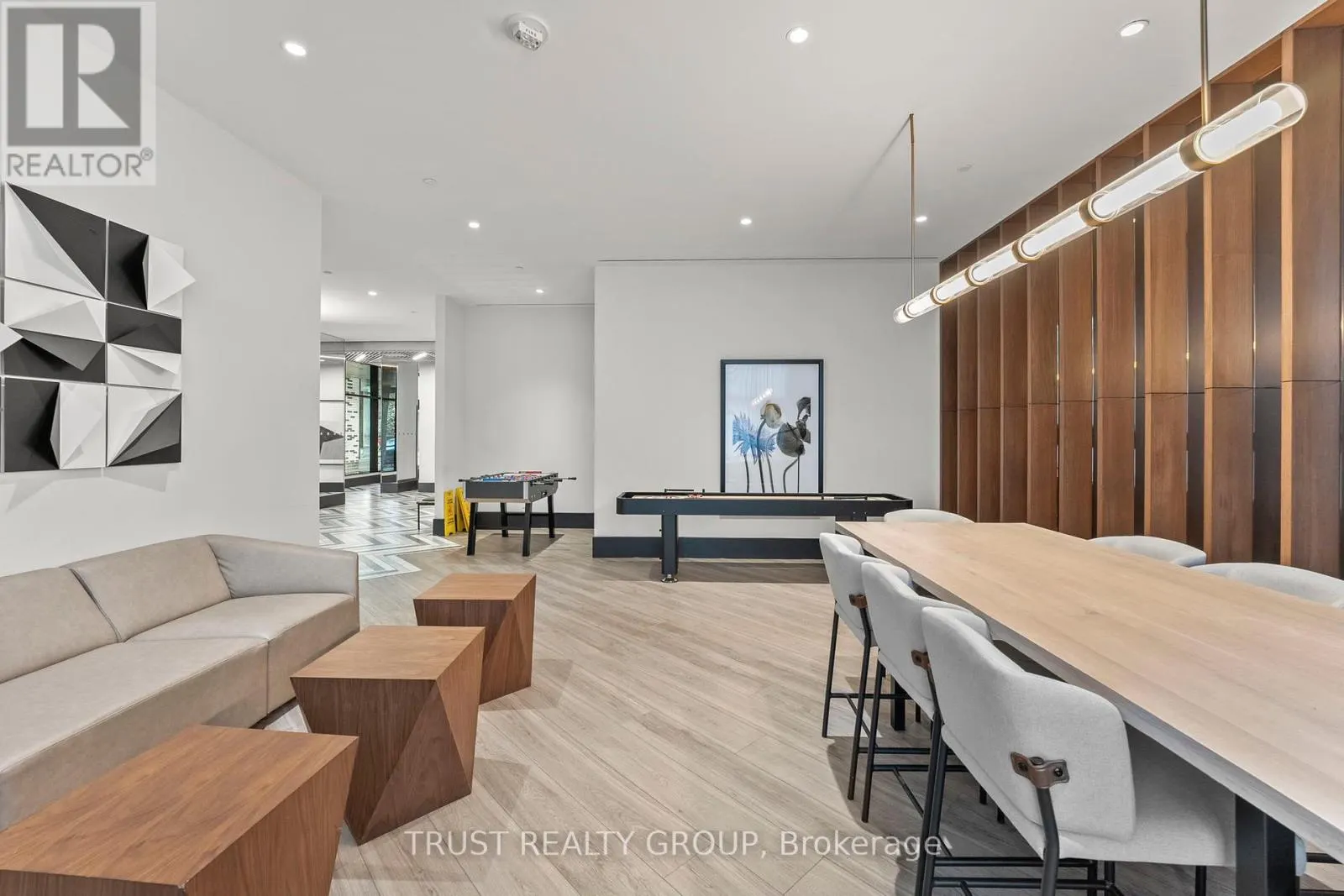 1102 - 1808 ST. CLAIR AVENUE W