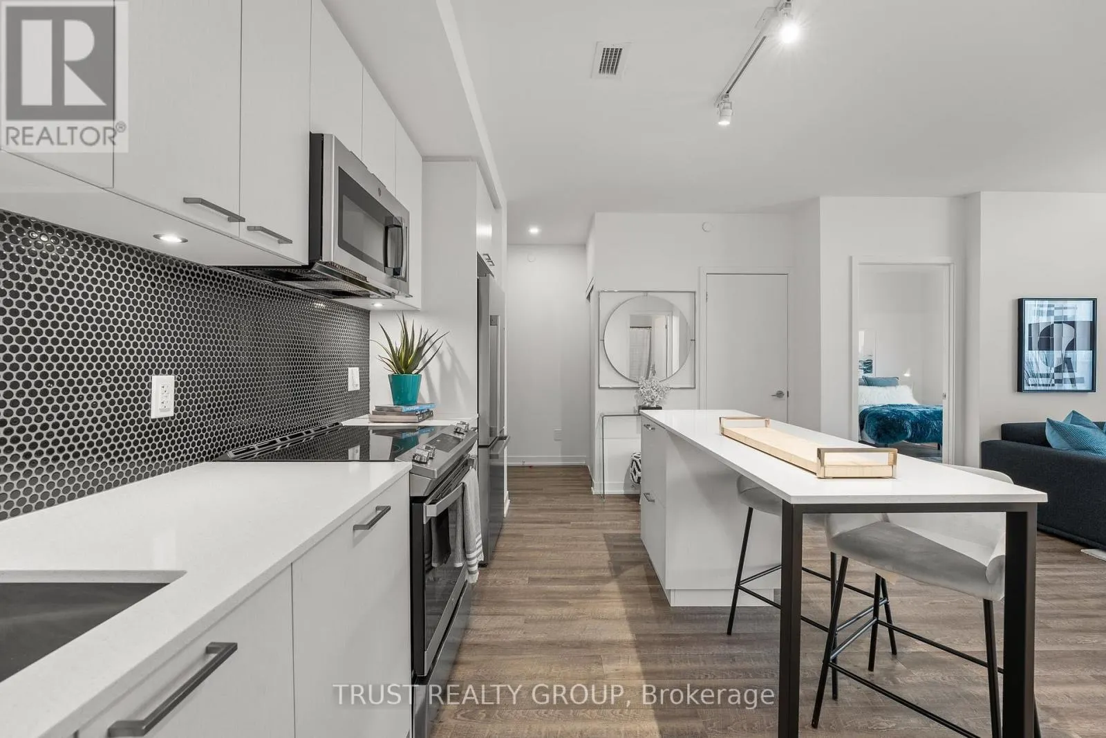 1102 - 1808 ST. CLAIR AVENUE W