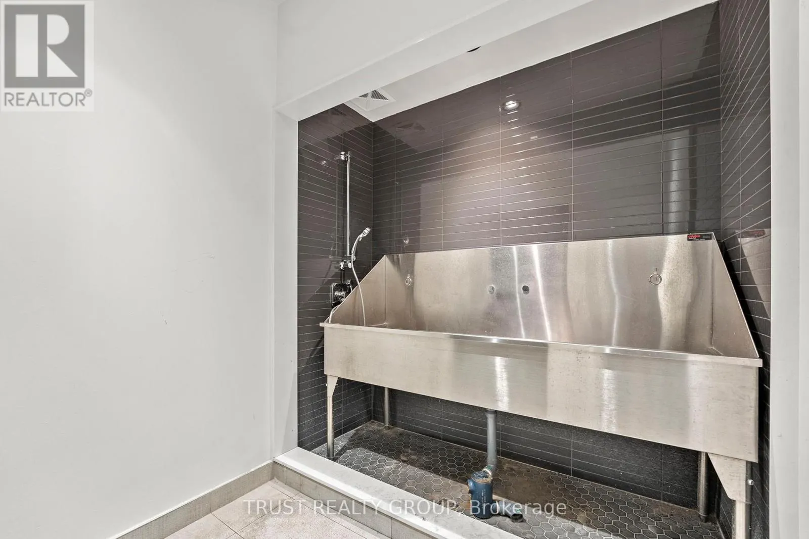 1102 - 1808 ST. CLAIR AVENUE W