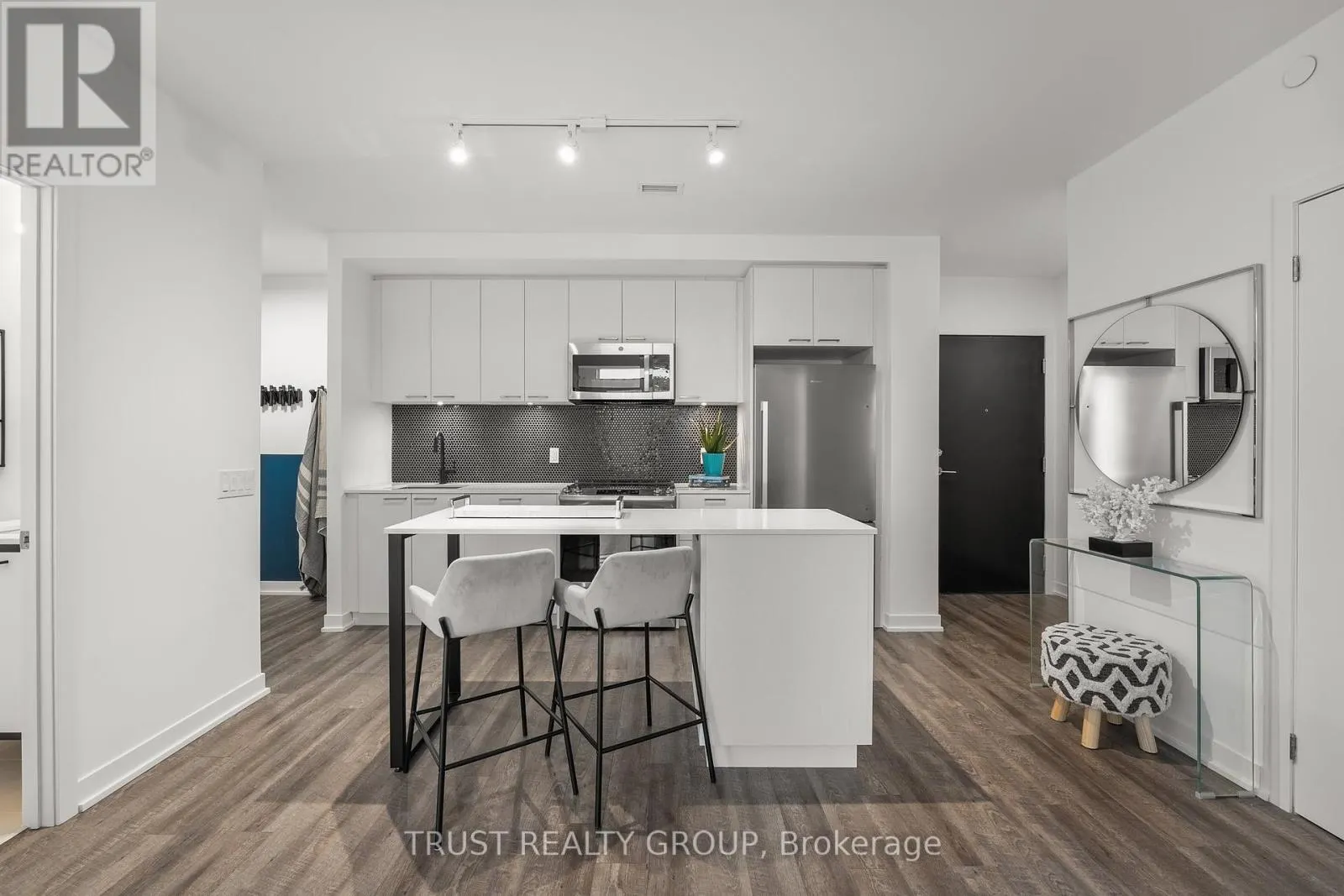 1102 - 1808 ST. CLAIR AVENUE W