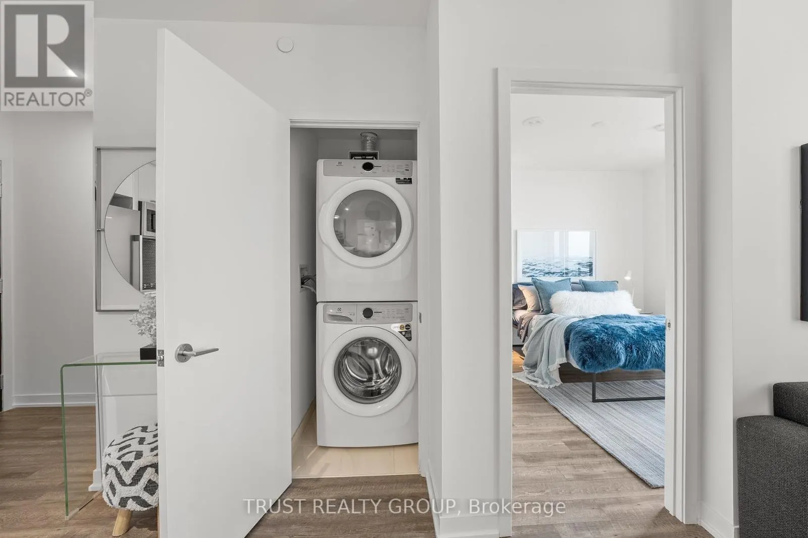 1102 - 1808 ST. CLAIR AVENUE W