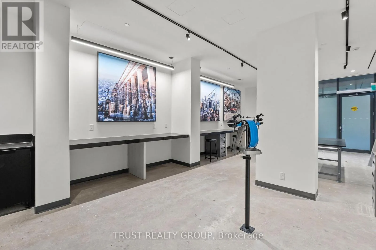 1104 - 1808 ST. CLAIR AVENUE W