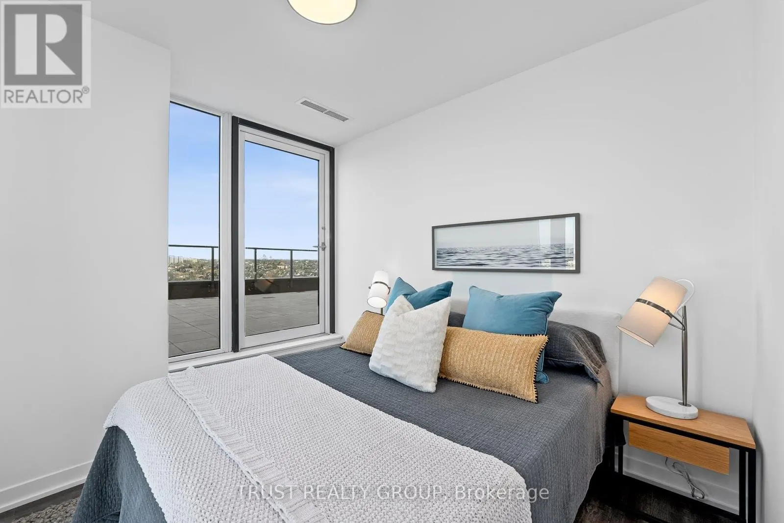 1104 - 1808 ST. CLAIR AVENUE W