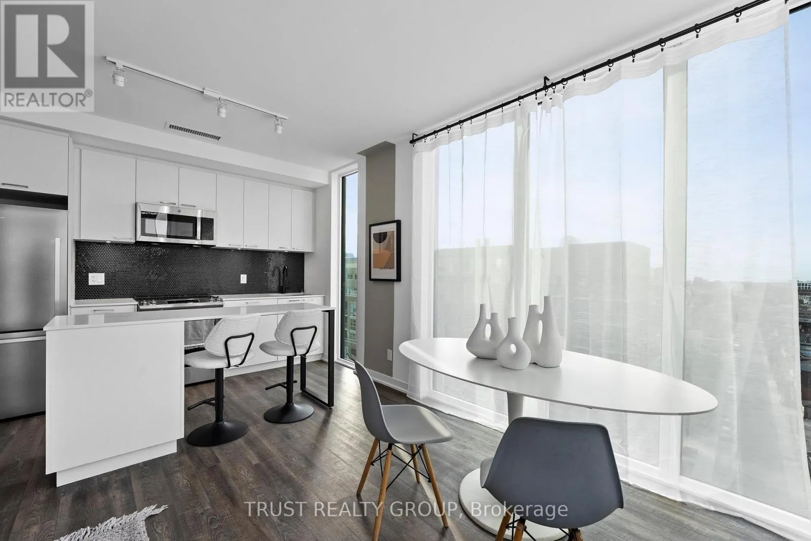 1104 - 1808 ST. CLAIR AVENUE W