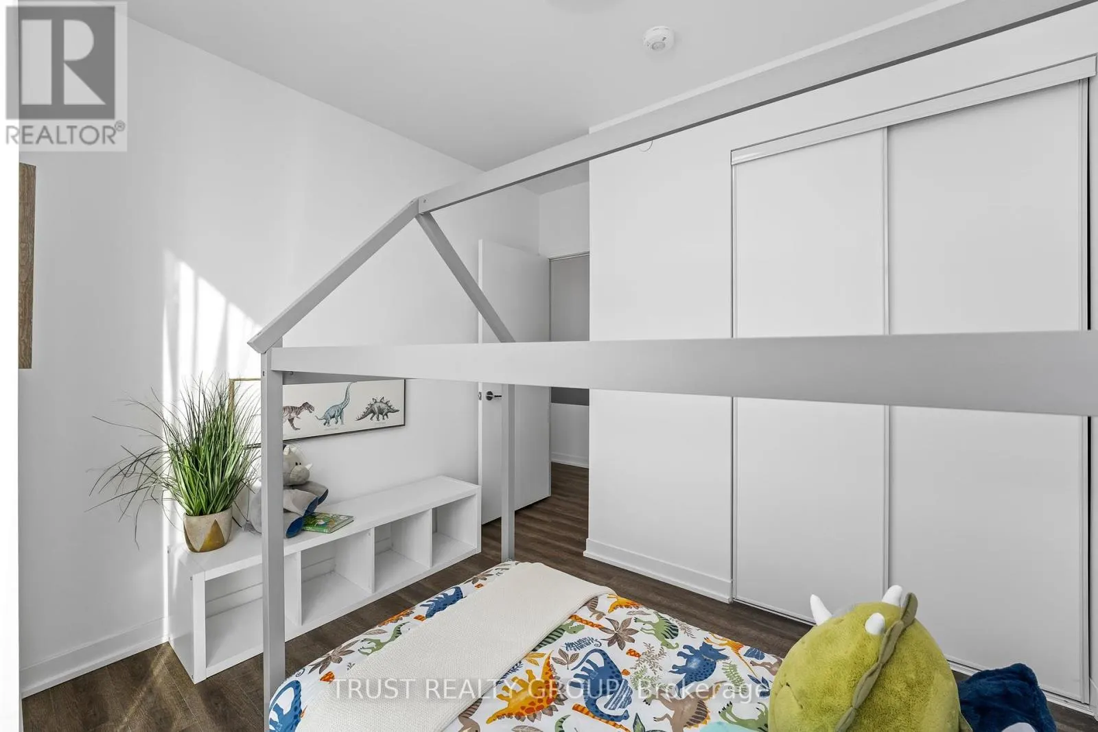 1104 - 1808 ST. CLAIR AVENUE W