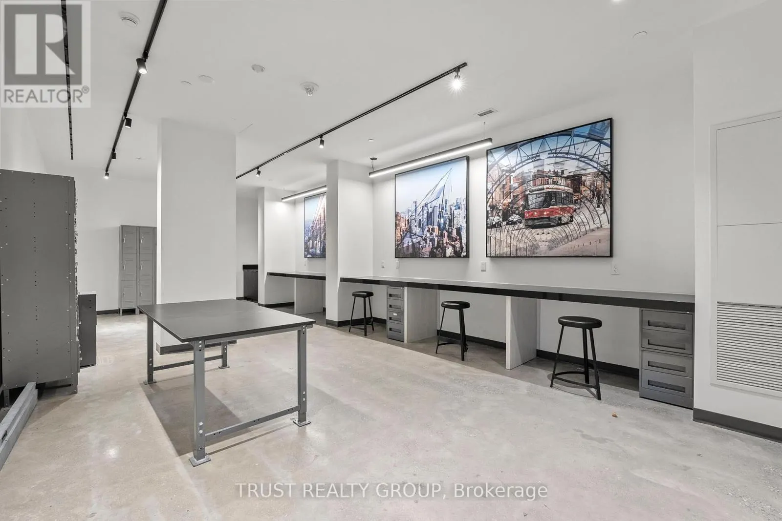 1104 - 1808 ST. CLAIR AVENUE W