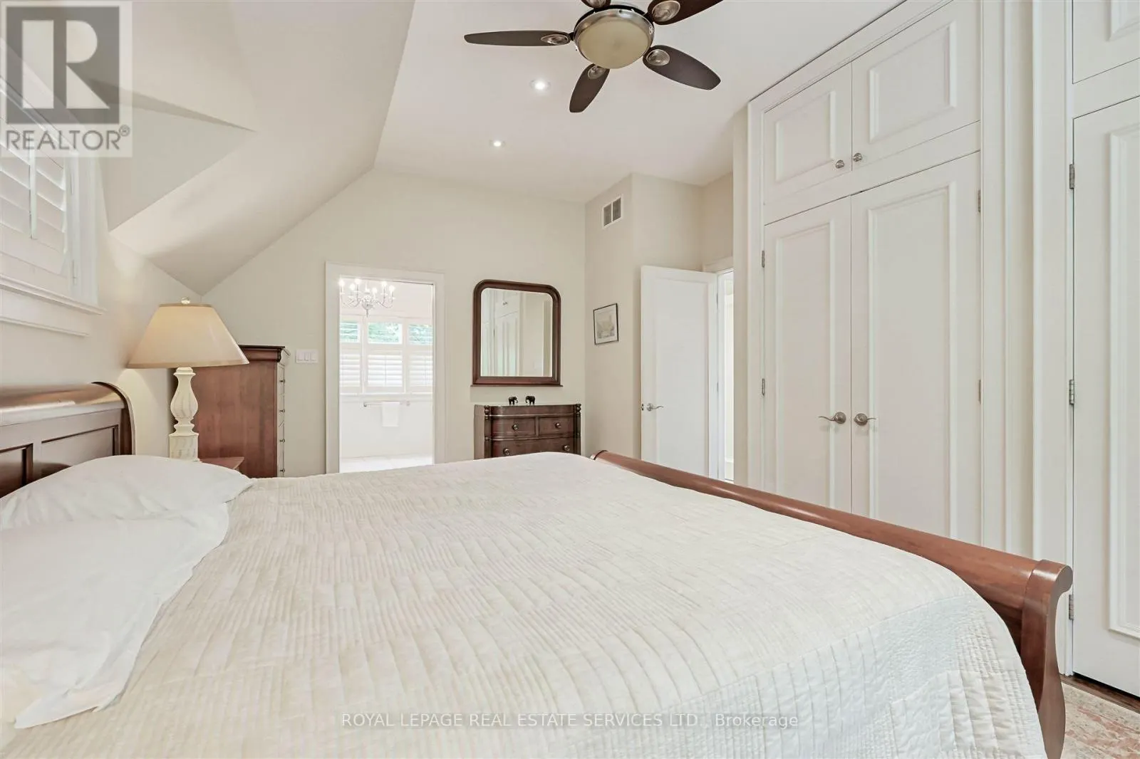 230 THE KINGSWAY