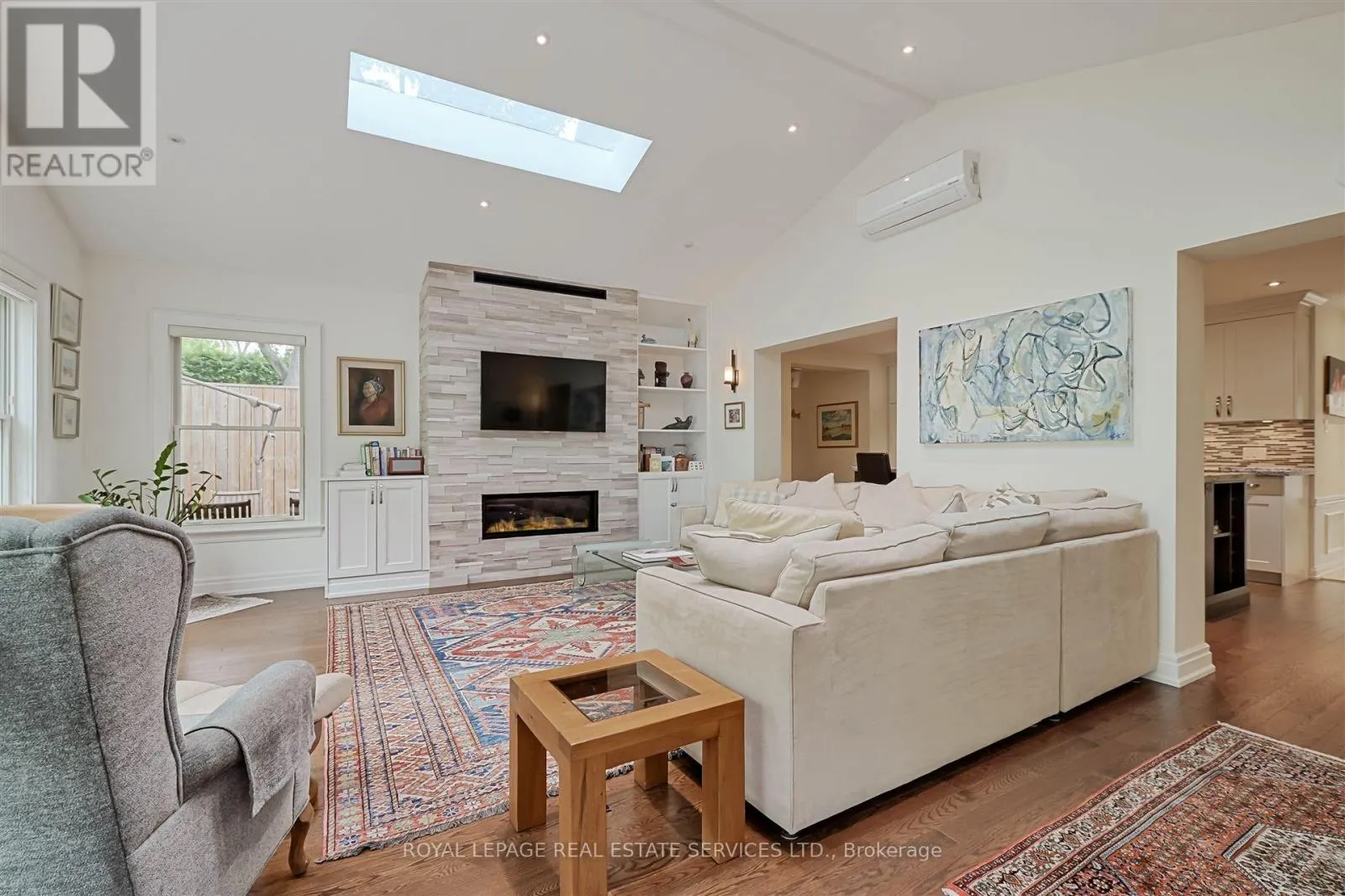 230 THE KINGSWAY