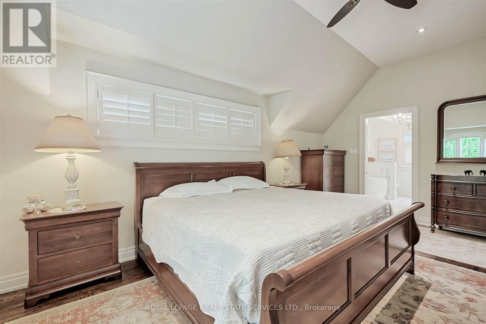 230 THE KINGSWAY