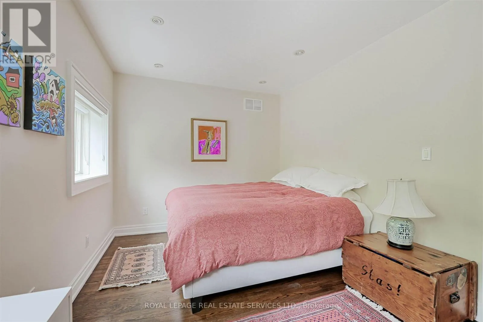 230 THE KINGSWAY