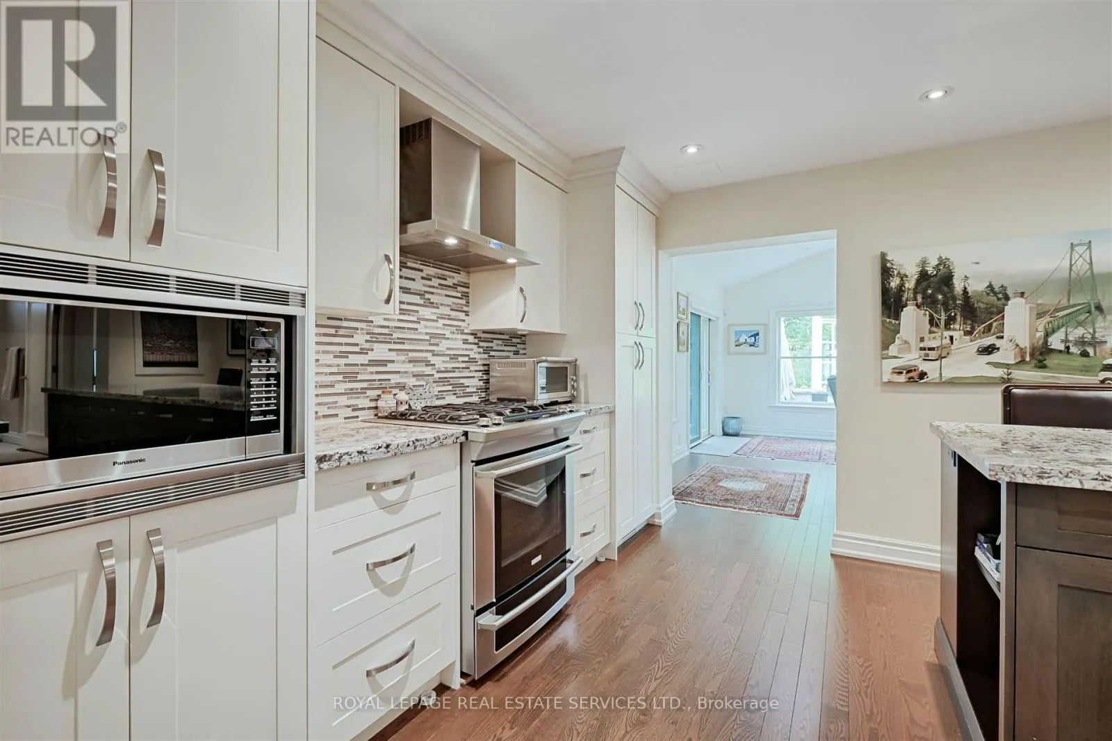 230 THE KINGSWAY