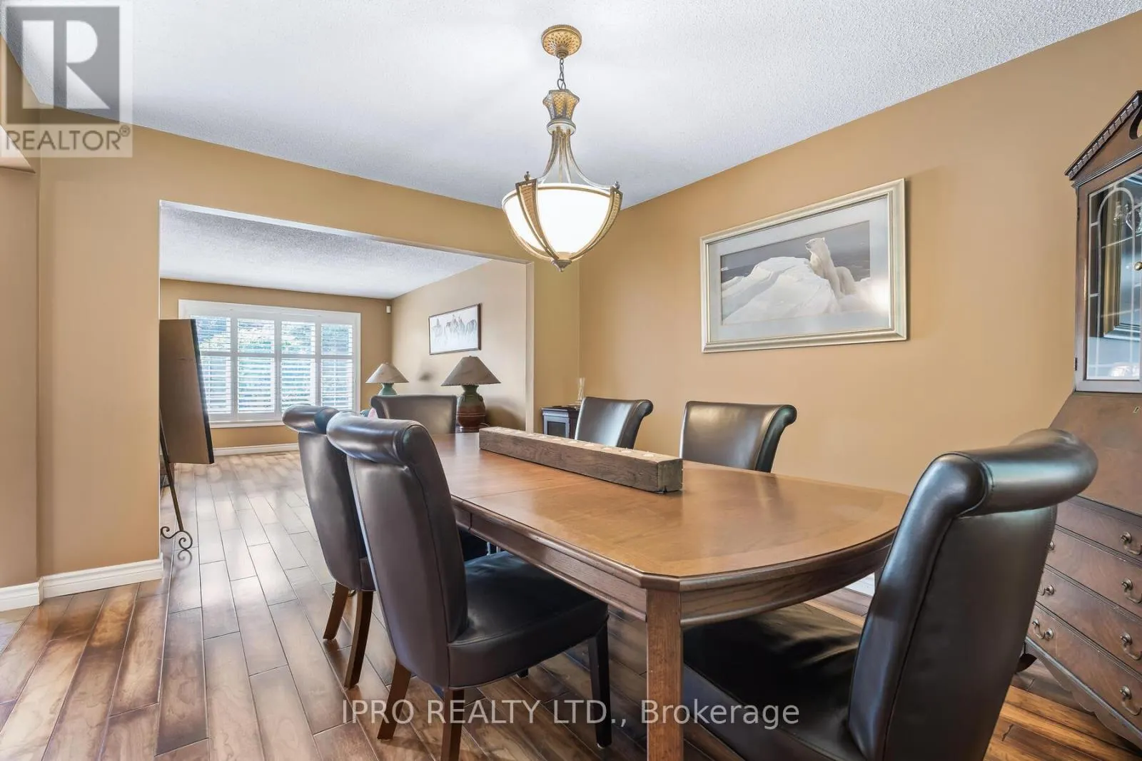 8 JASON CRESCENT