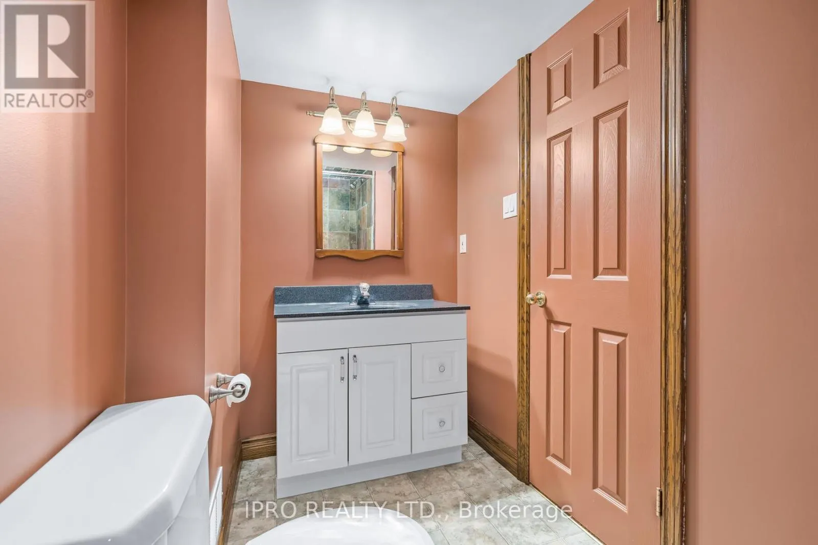 8 JASON CRESCENT