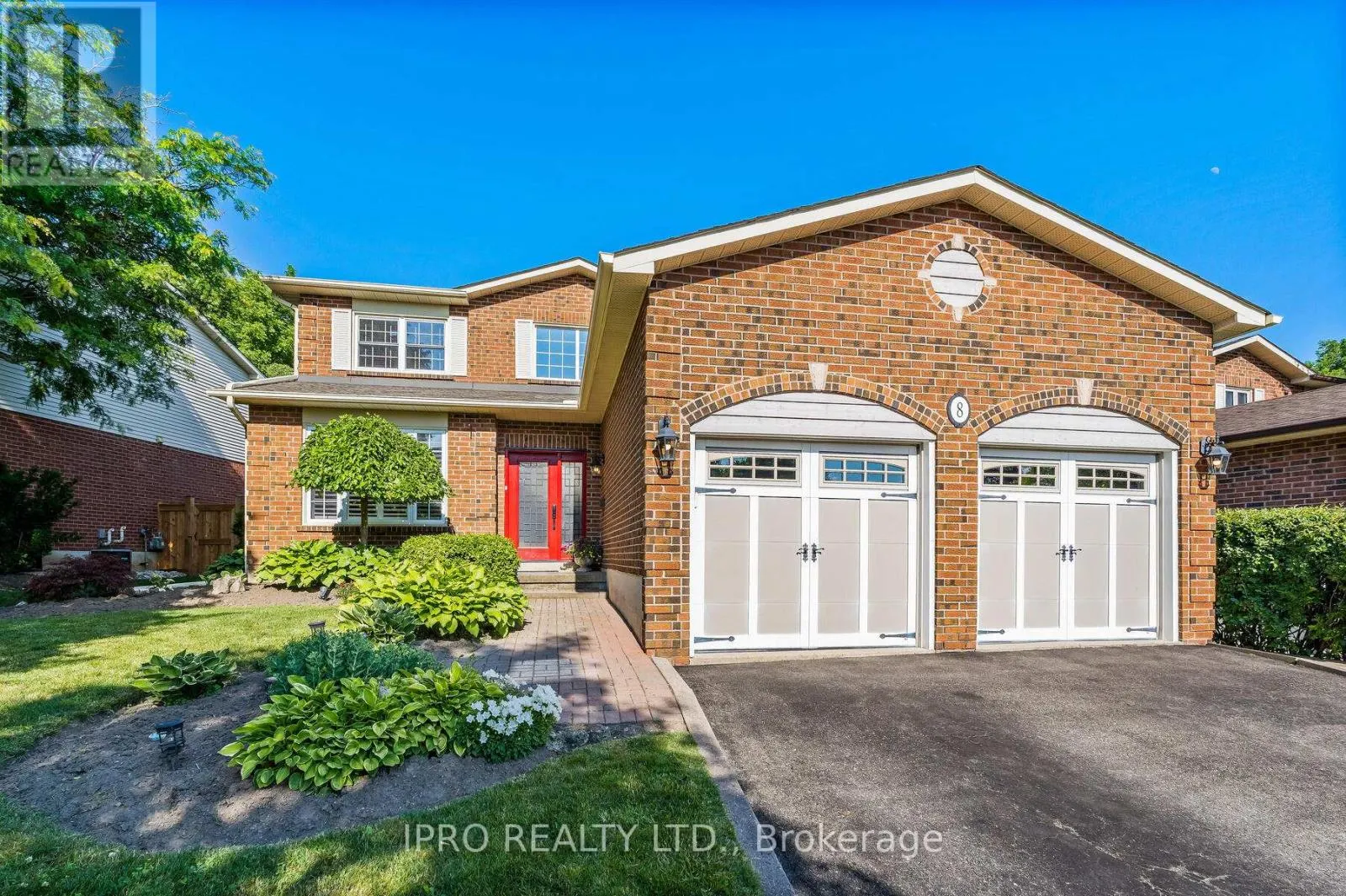 8 JASON CRESCENT