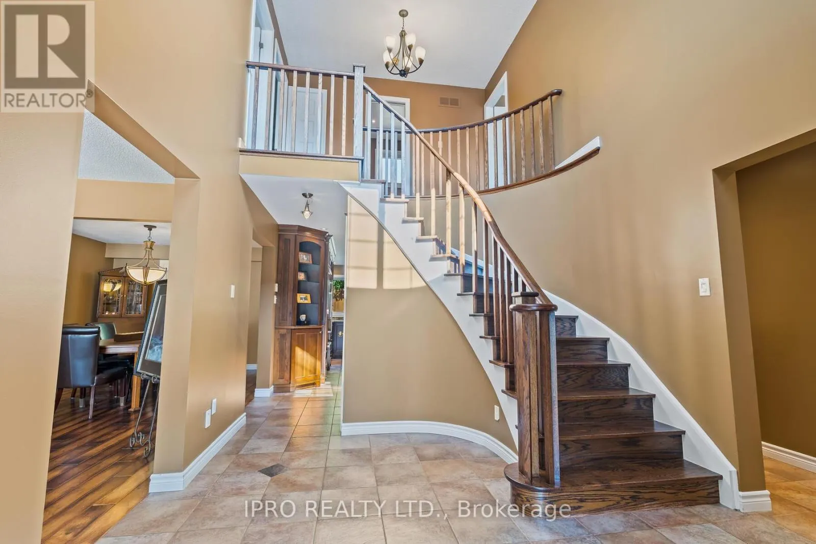 8 JASON CRESCENT