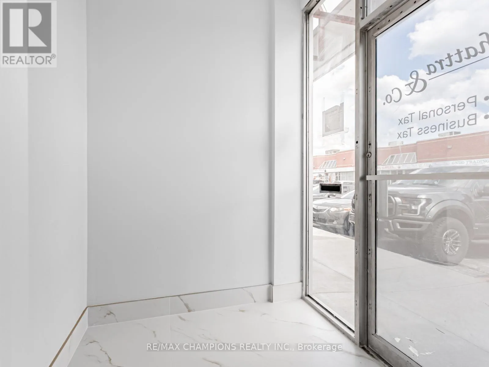 26 - 2565 STEELES AVENUE E