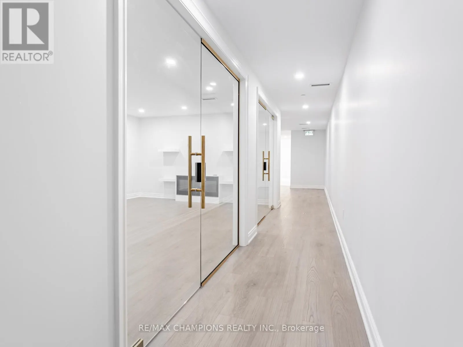 26 - 2565 STEELES AVENUE E