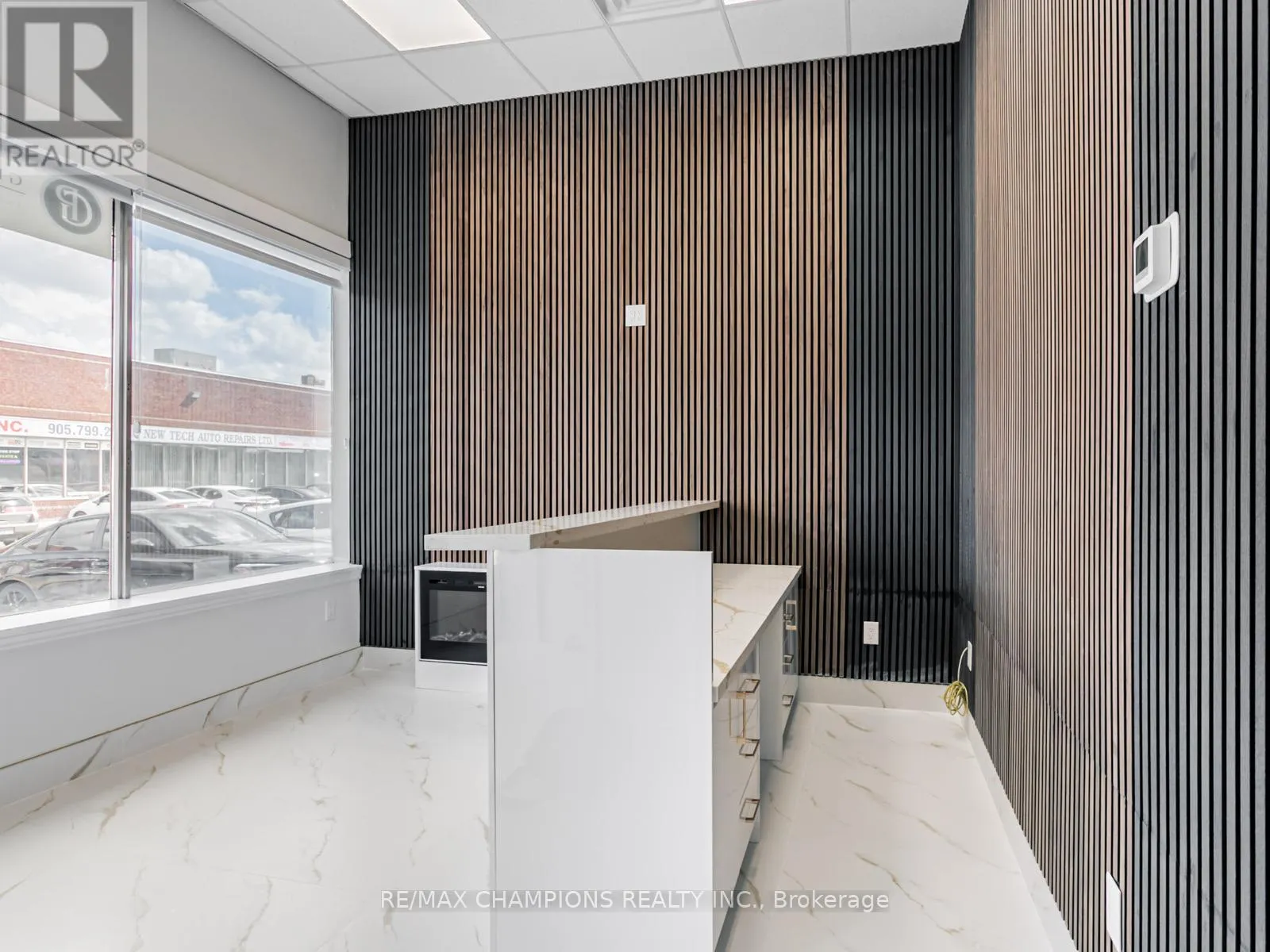 26 - 2565 STEELES AVENUE E