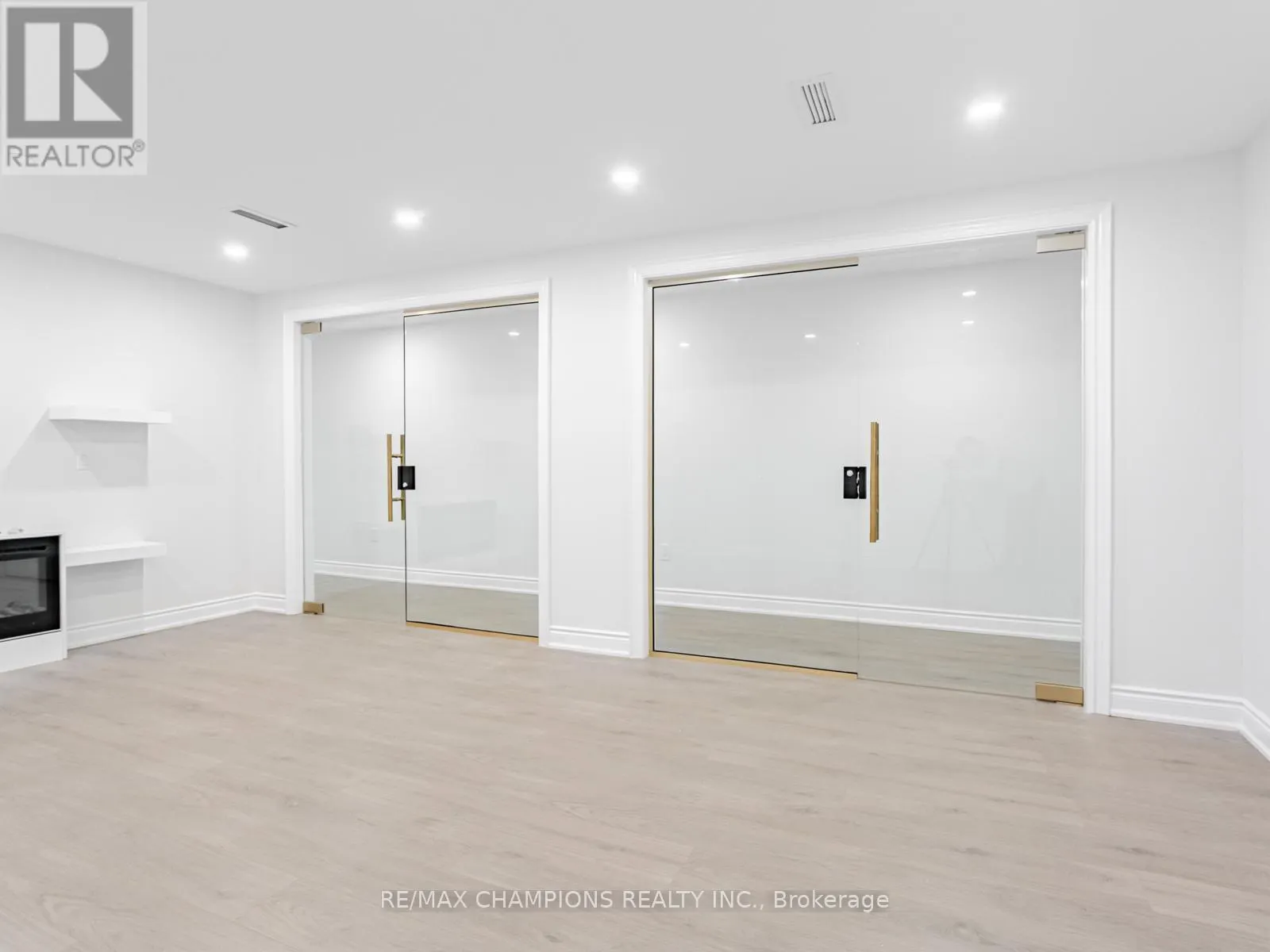 26 - 2565 STEELES AVENUE E