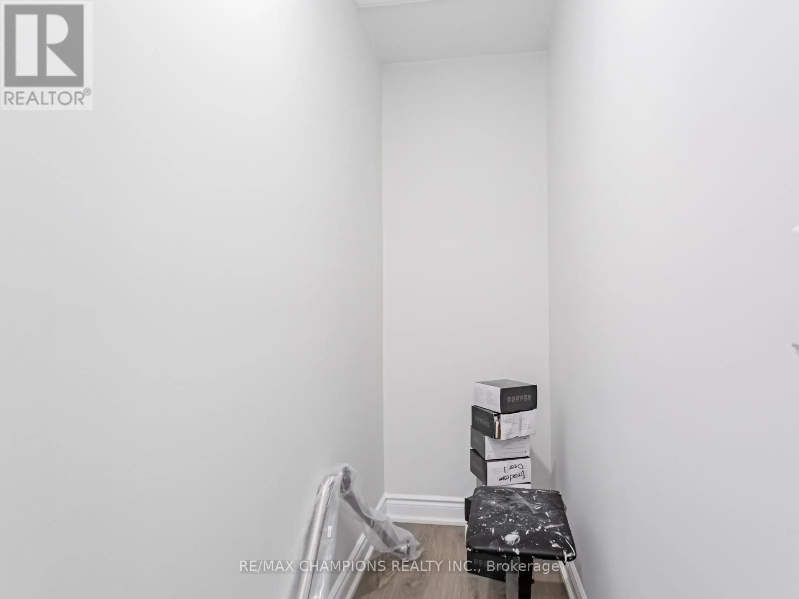 26 - 2565 STEELES AVENUE E