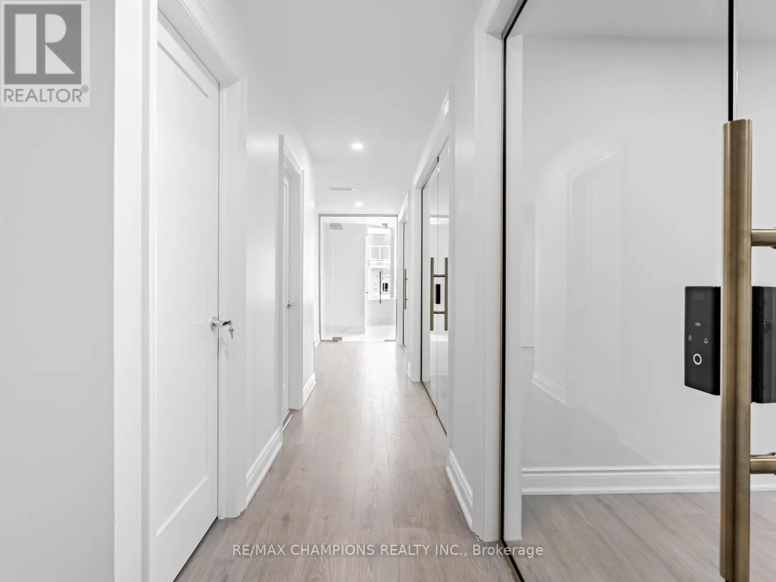 26 - 2565 STEELES AVENUE E