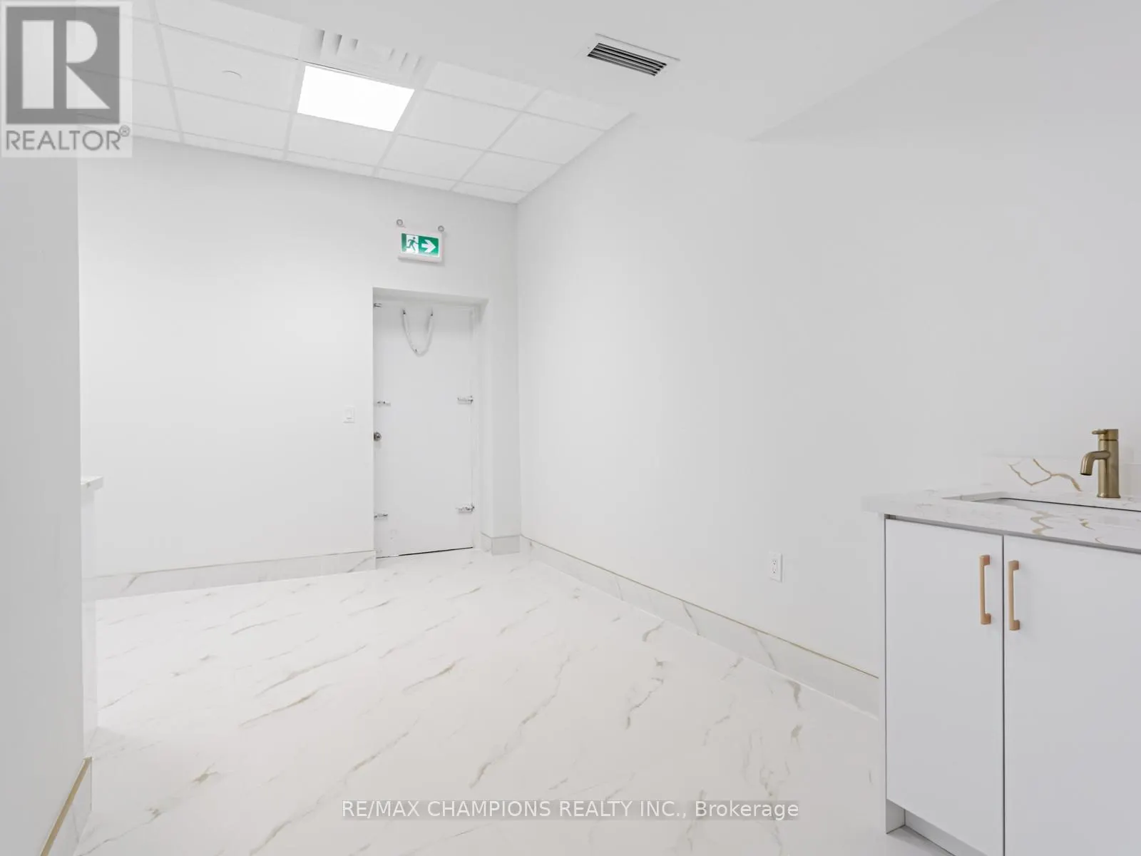 26 - 2565 STEELES AVENUE E