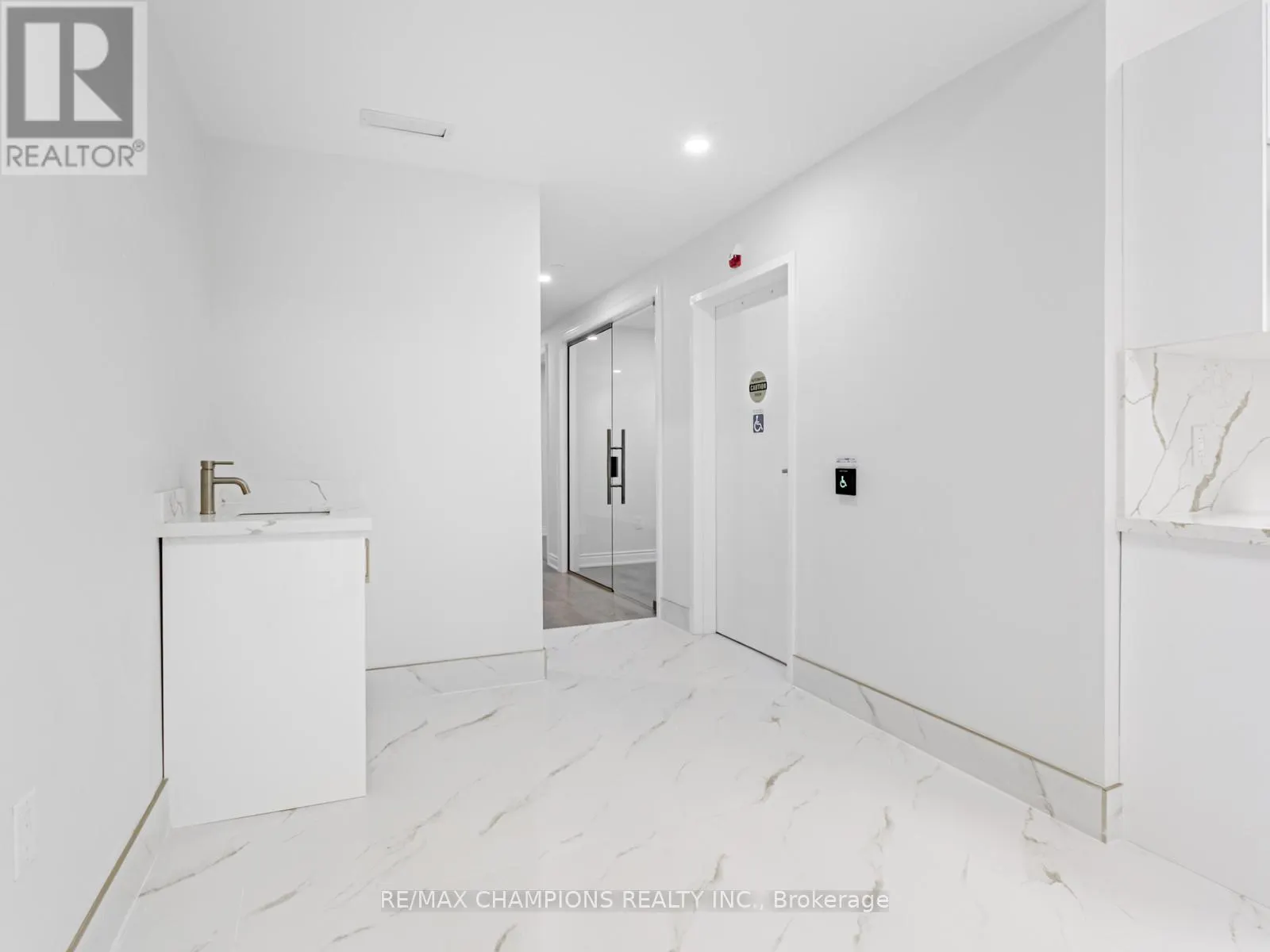 26 - 2565 STEELES AVENUE E
