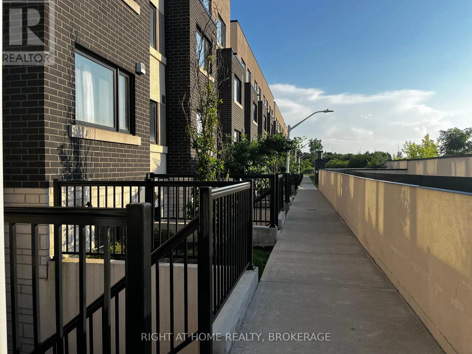 319 - 1139 COOKE BOULEVARD