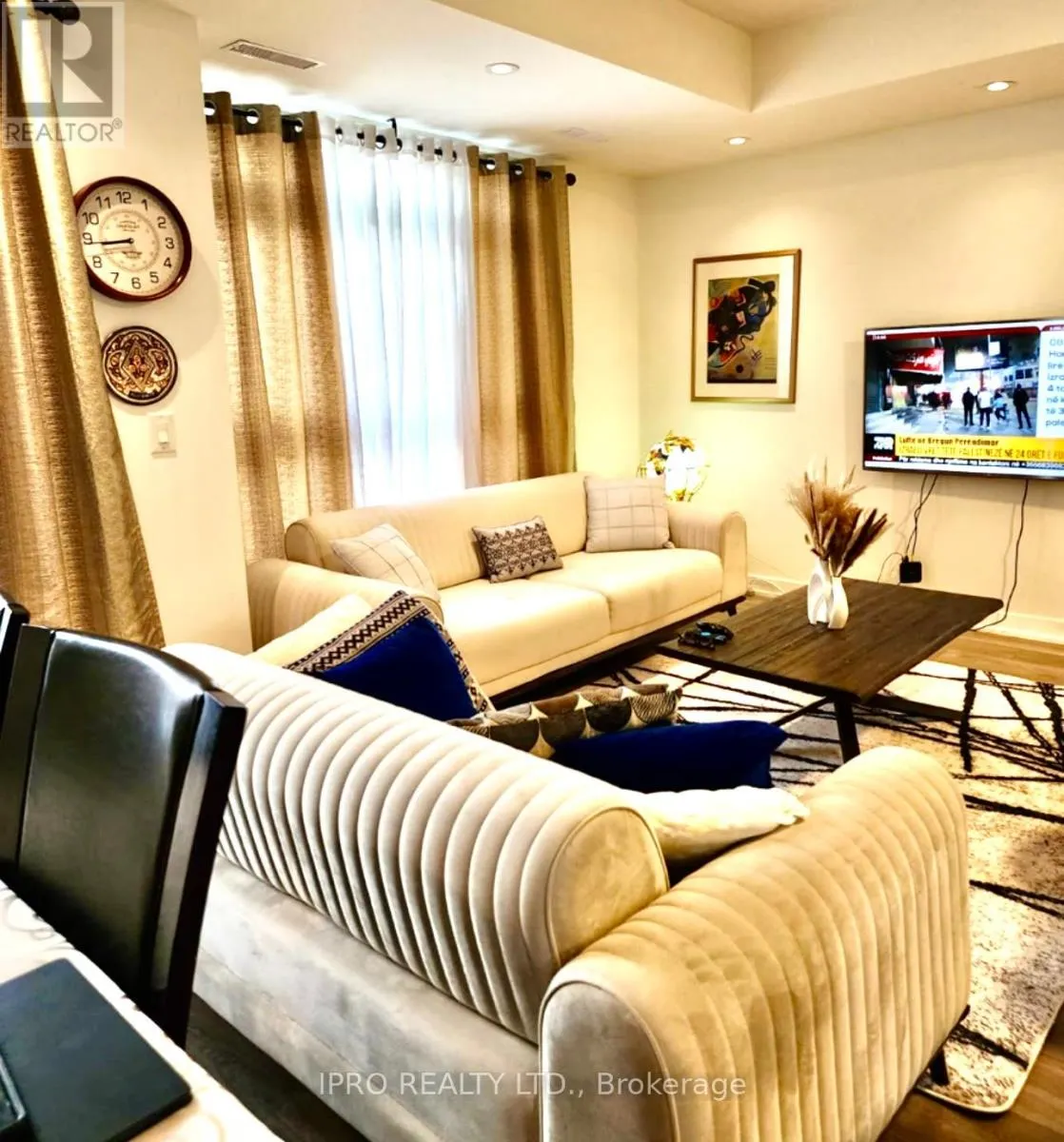 203 - 150 CANON JACKSON DRIVE