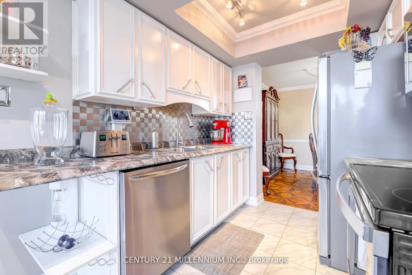 208 - 20 CHERRYTREE DRIVE