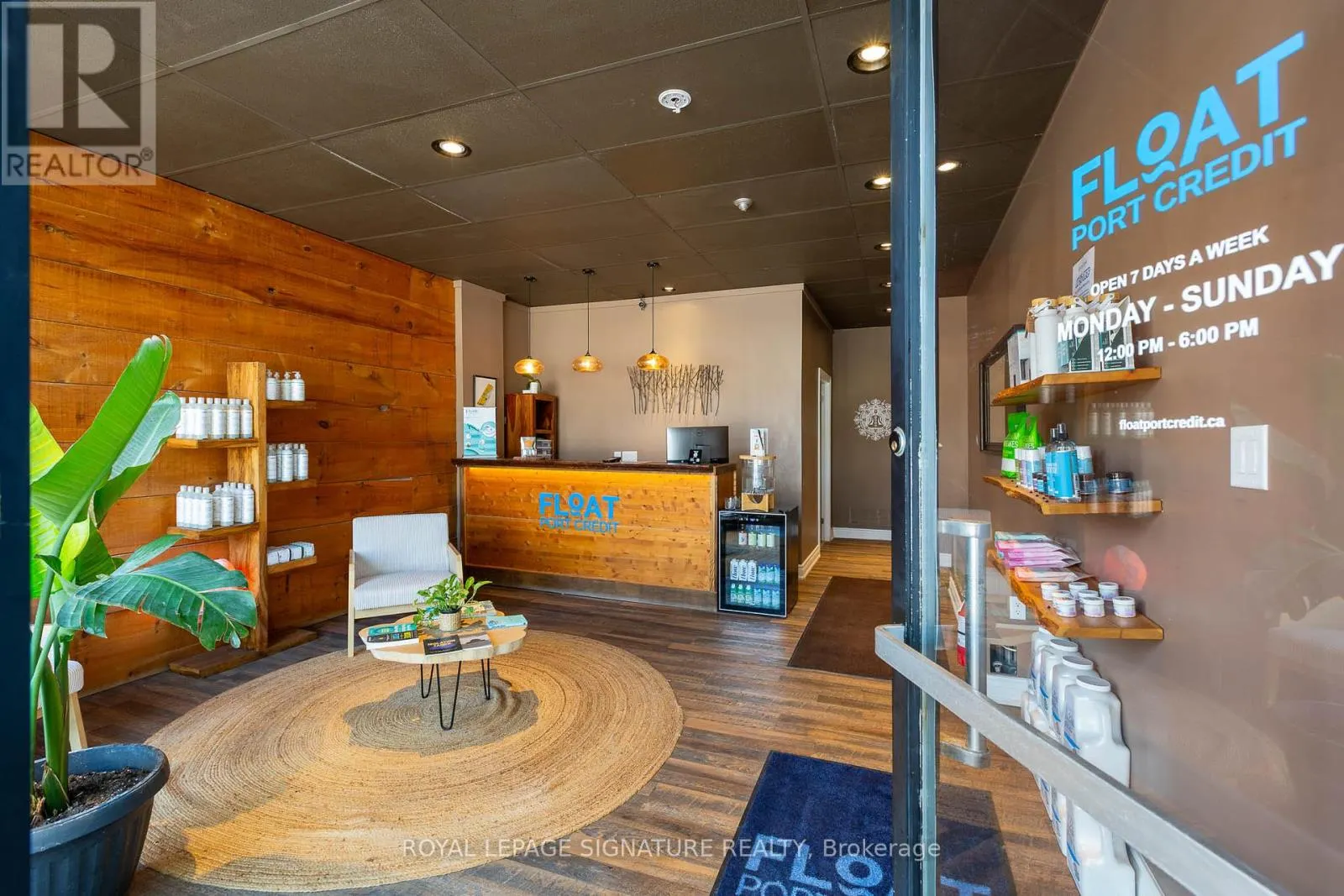 279 LAKESHORE ROAD E