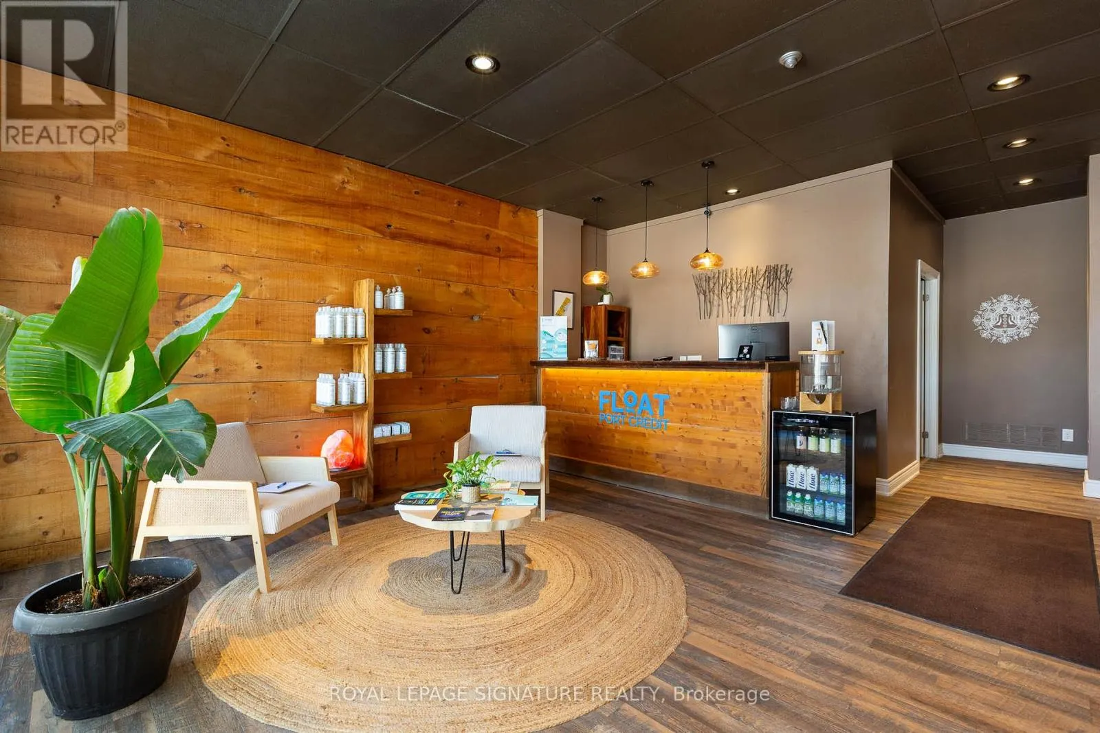 279 LAKESHORE ROAD E