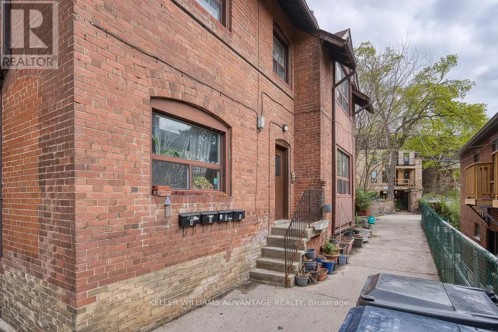 24 INDIAN ROAD CRESCENT
