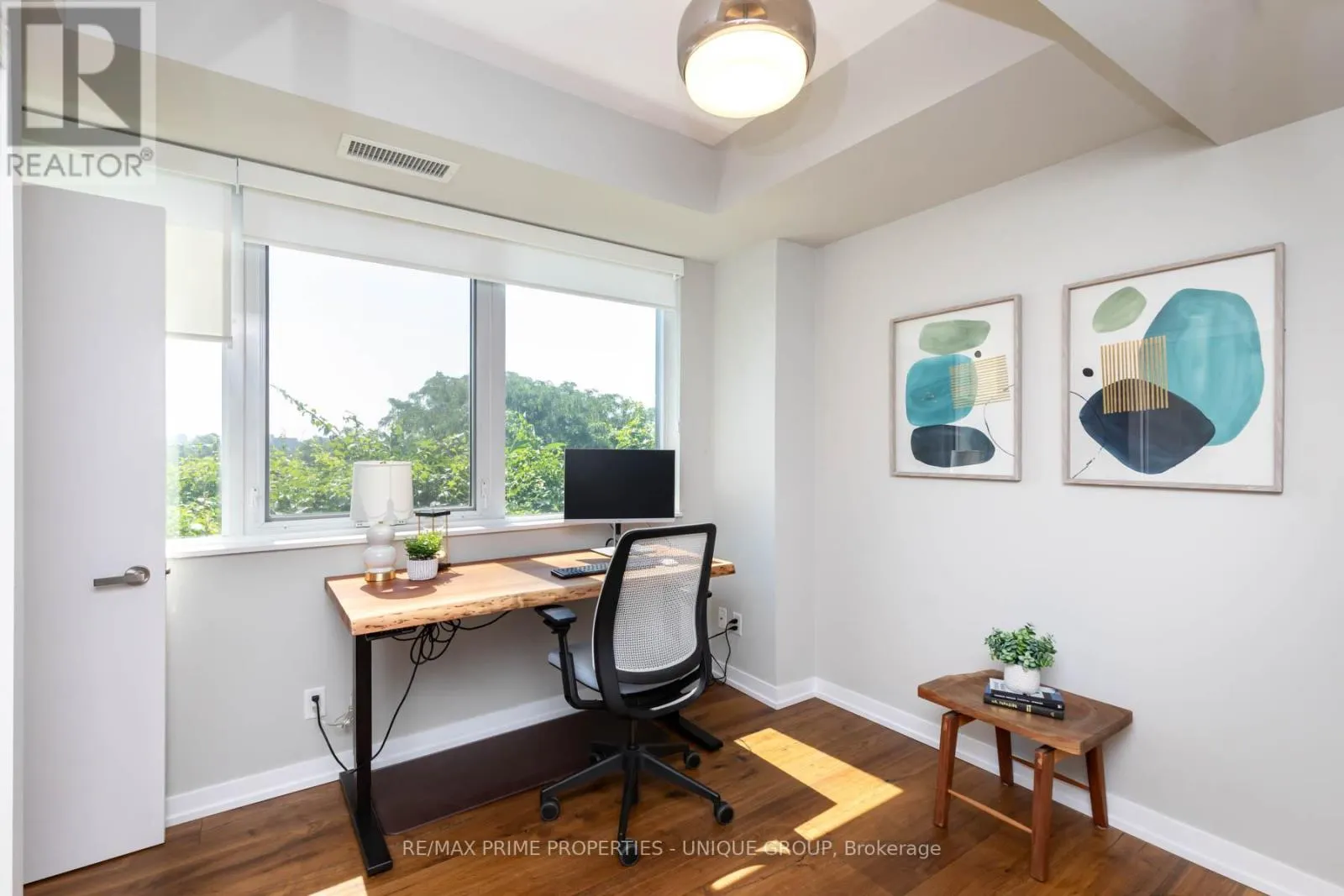 618 - 38 HOWARD PARK AVENUE