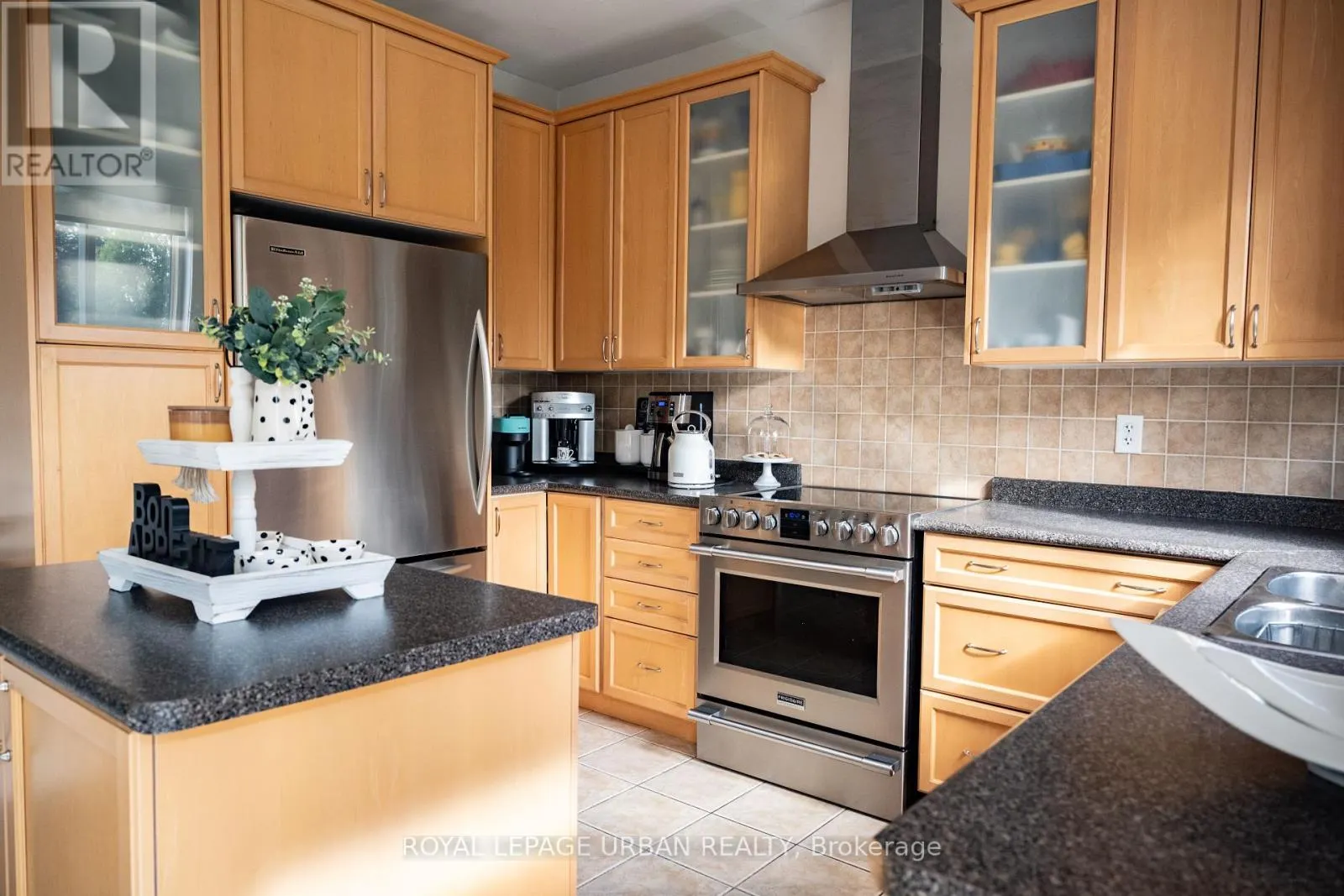 27 LIGHTHEART DRIVE