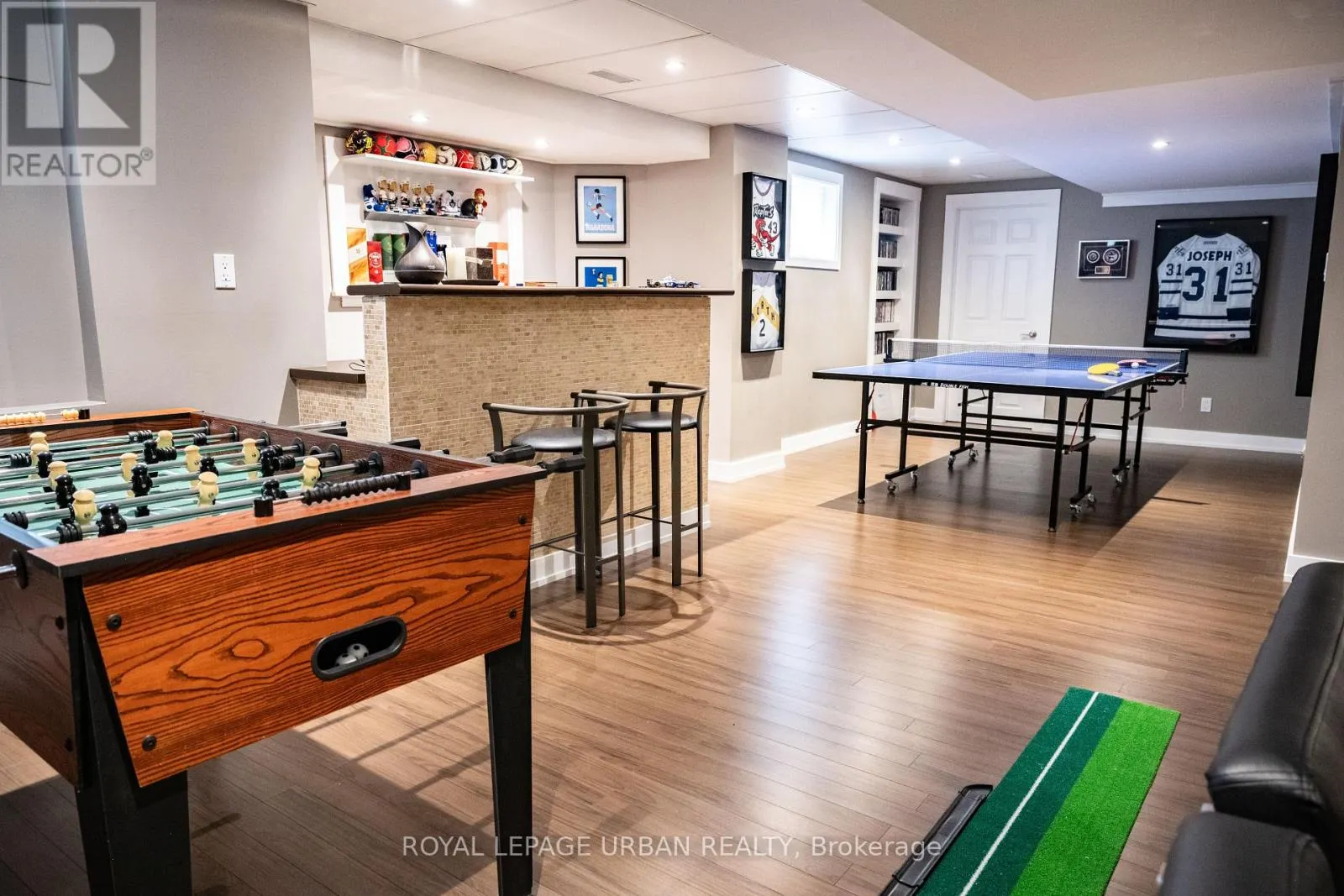 27 LIGHTHEART DRIVE