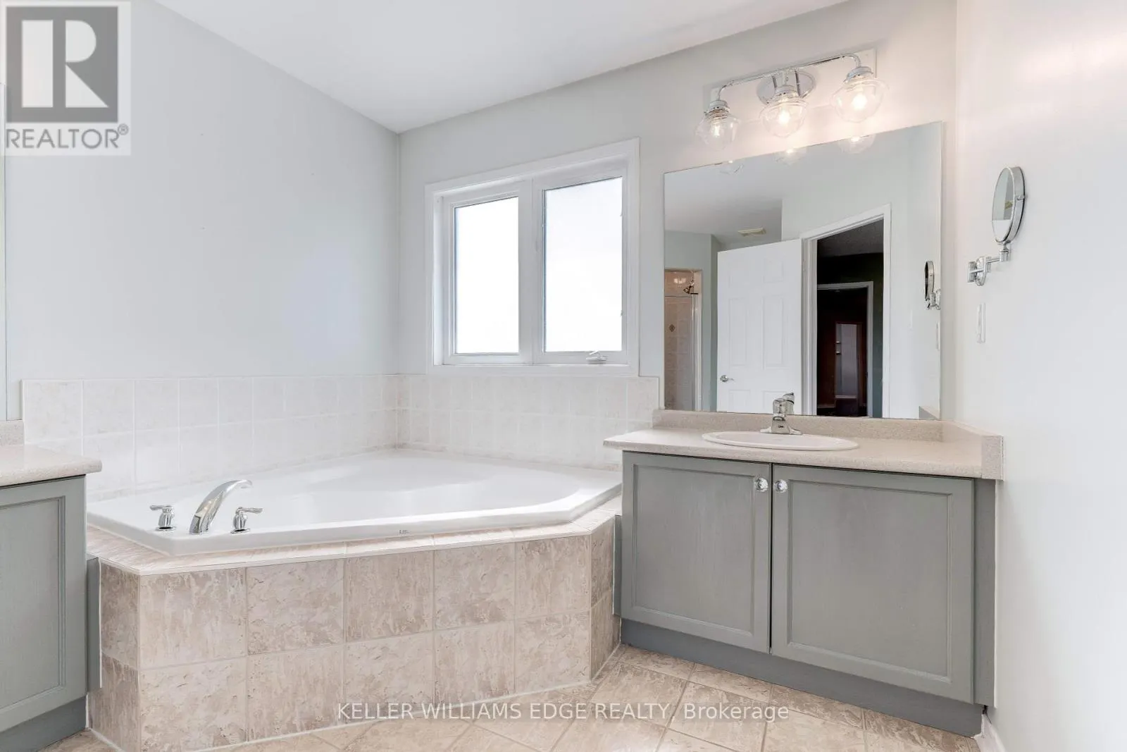 85 MOWAT CRESCENT