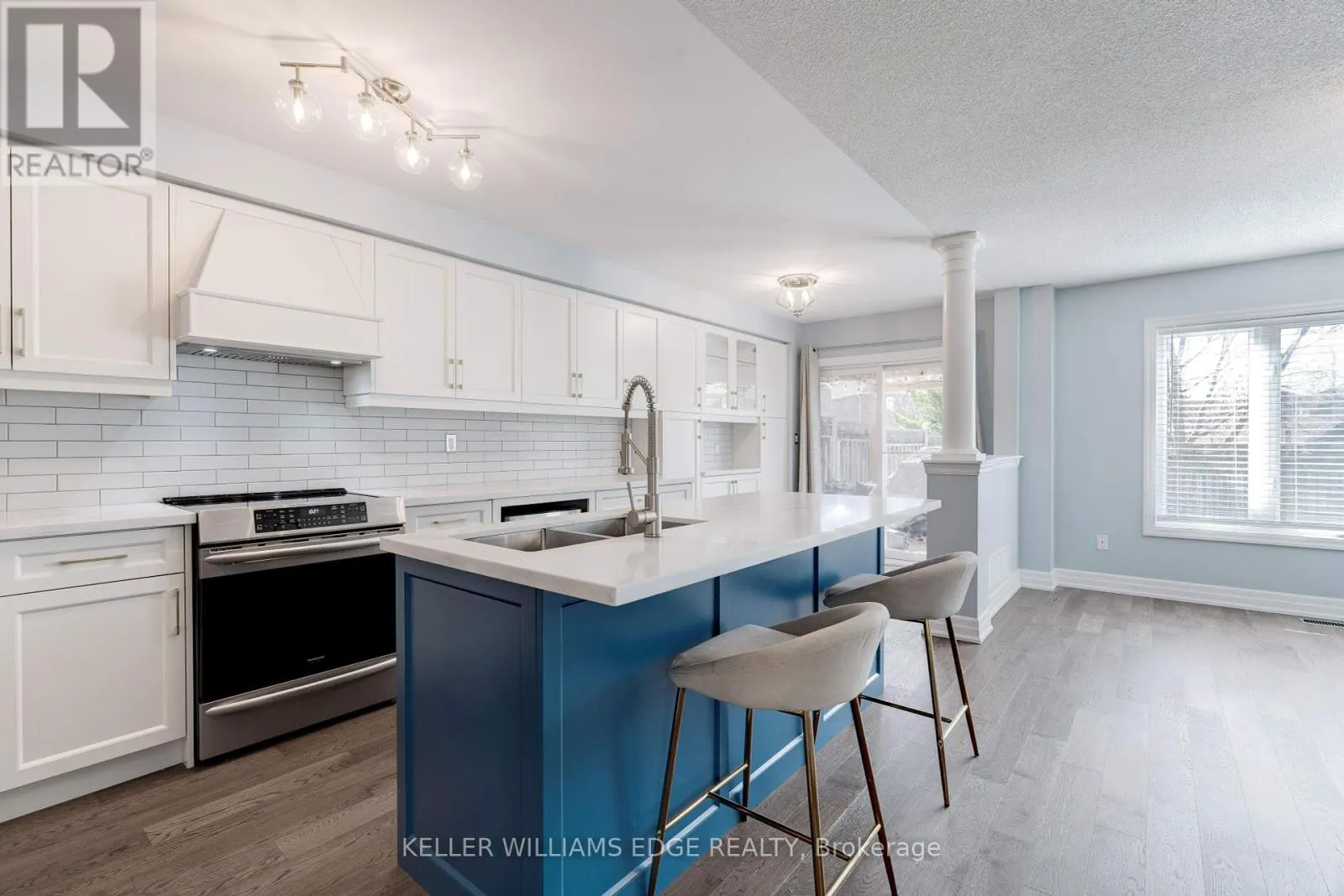 85 MOWAT CRESCENT
