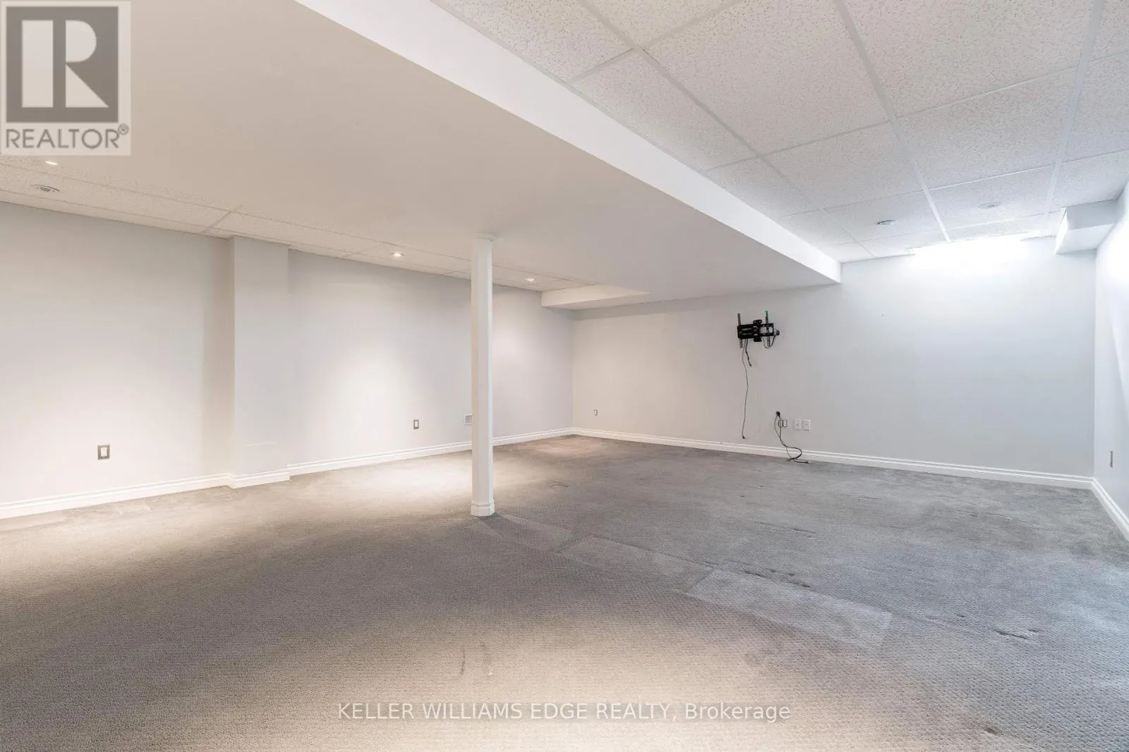 85 MOWAT CRESCENT