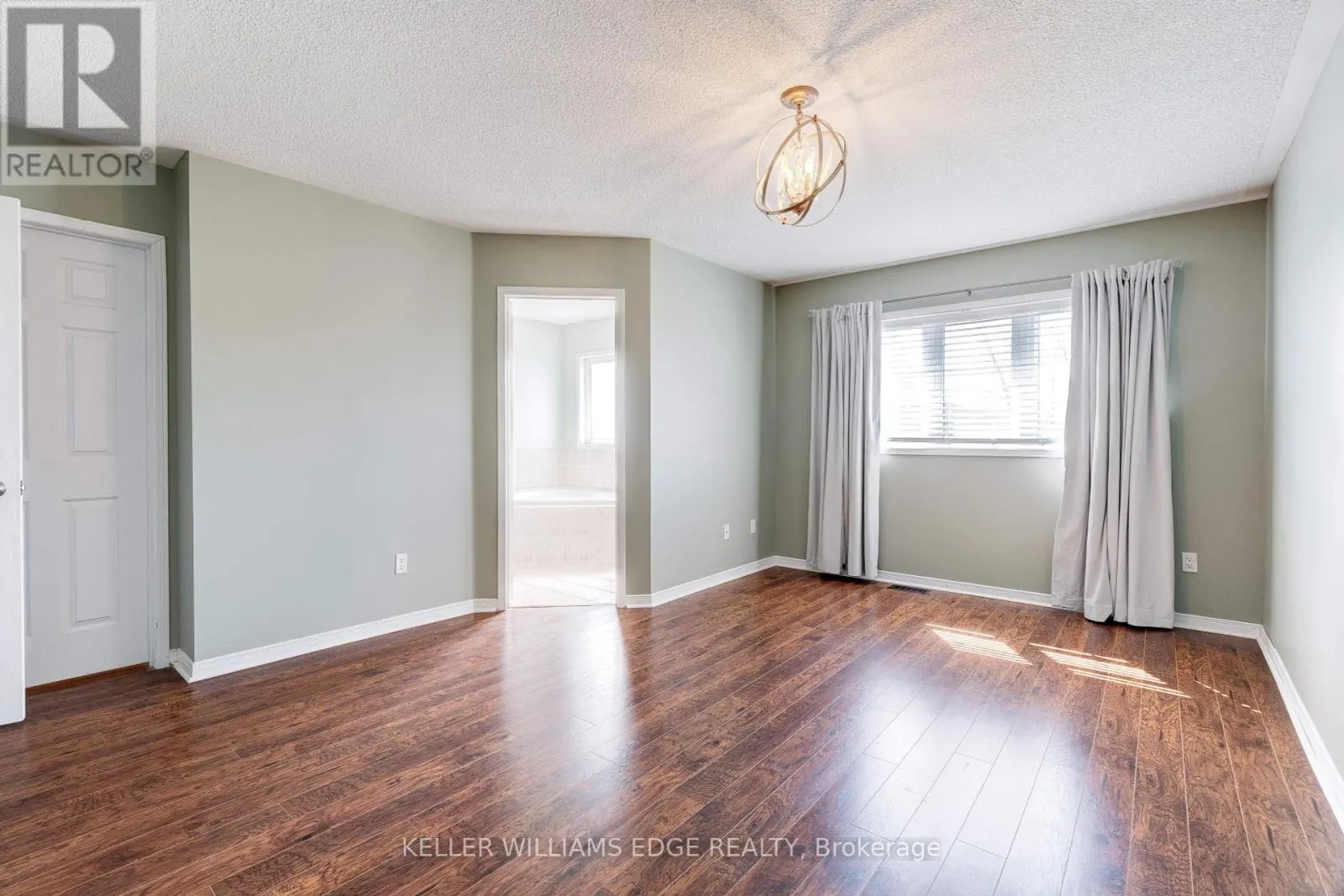 85 MOWAT CRESCENT