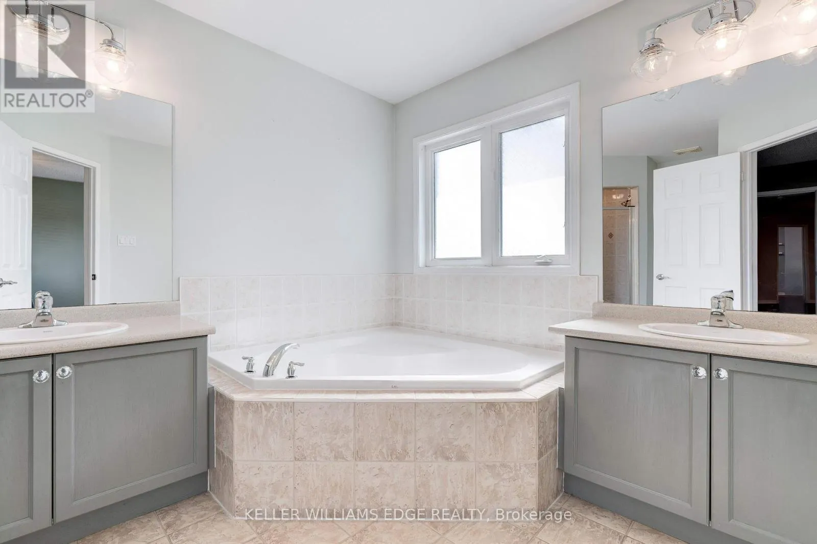 85 MOWAT CRESCENT