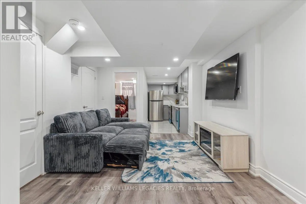 69 DORIS PAWLEY CRESCENT