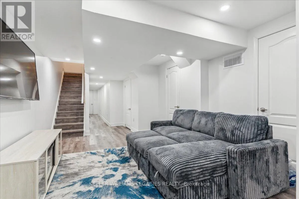 69 DORIS PAWLEY CRESCENT