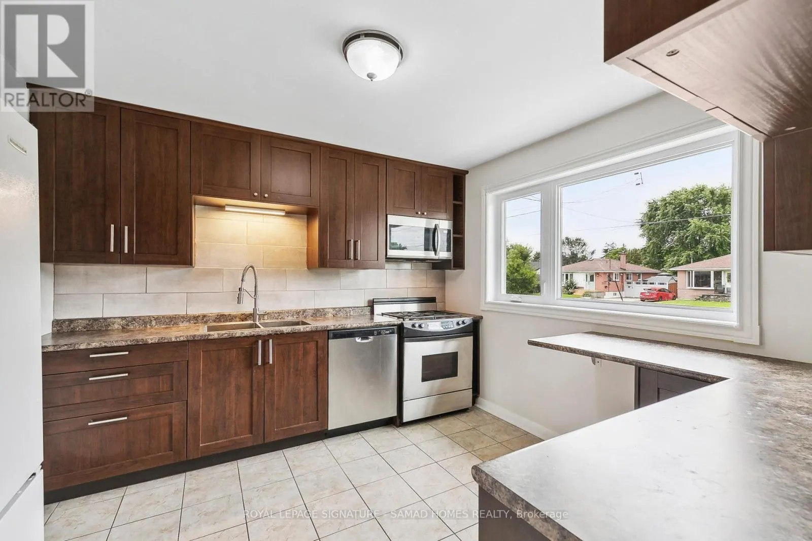 UPPER - 19 LANGSTONE CRESCENT